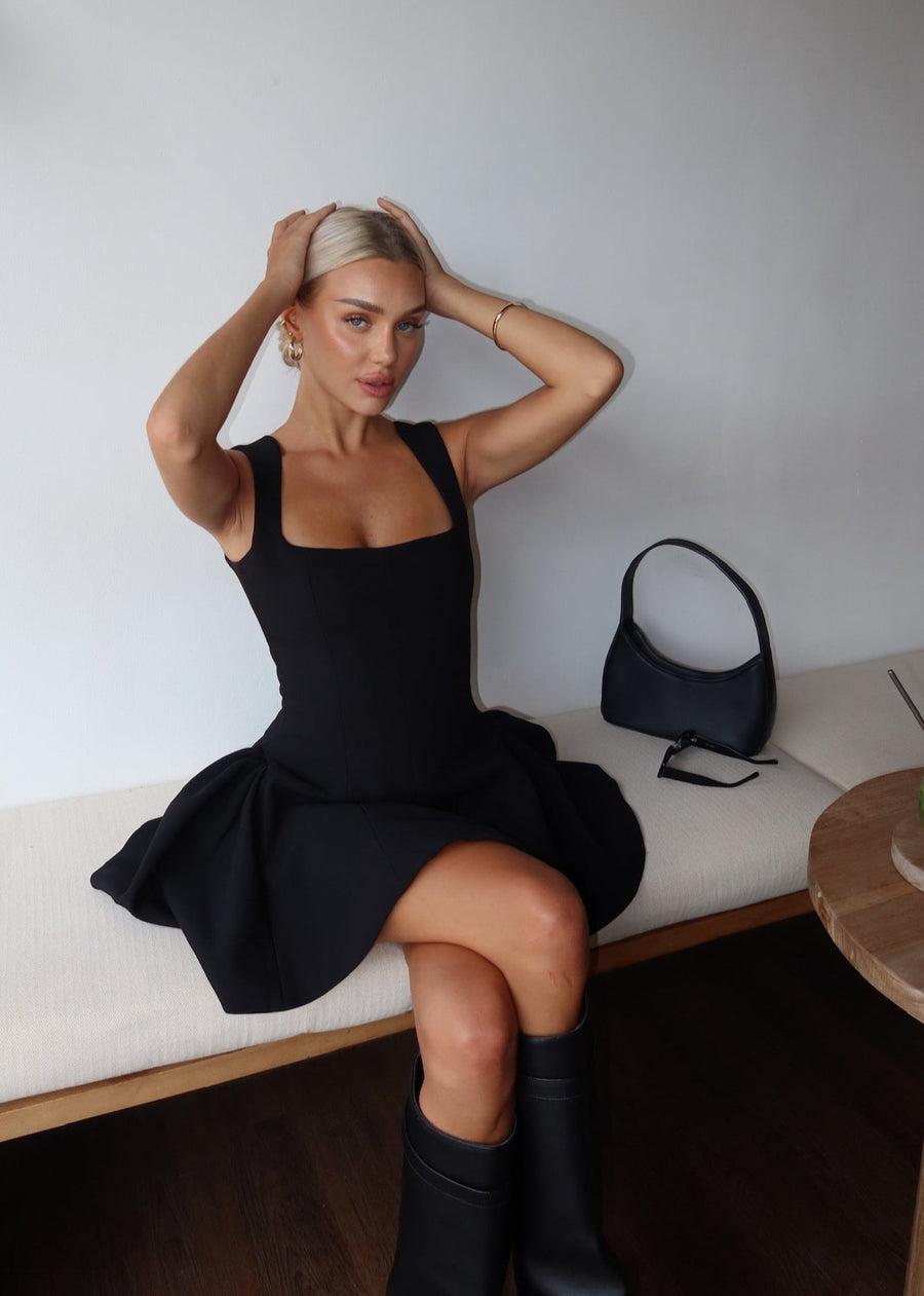 Mini jurk met vierkante halslijn Dames